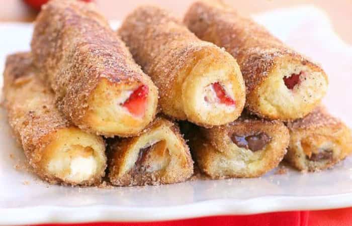 rollitos-dulces-de-pan Meriendas fáciles con queso: Rollitos dulces con queso y fresas