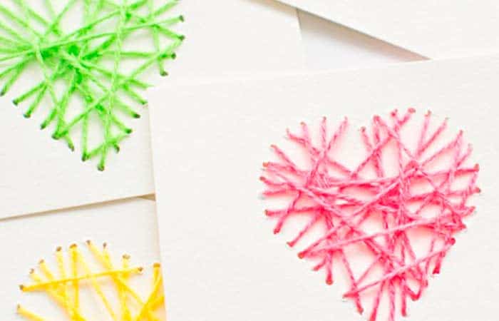 Tarjetas de San Valentín costura, lanas de colores Tarjetas de San Valentín costura