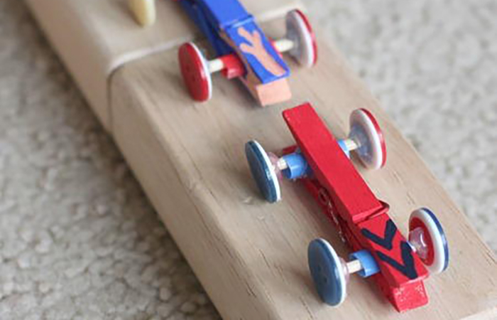 Coches de manualidades infantiles con pinzas de la ropa Coches de manualidades infantiles con pinzas de la ropa