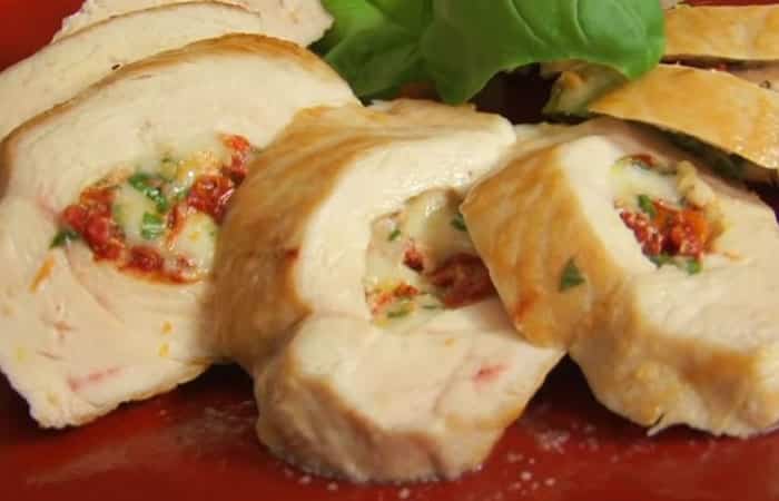 Recetas con pollo en vídeo: Pechuga rellena con tomates secos