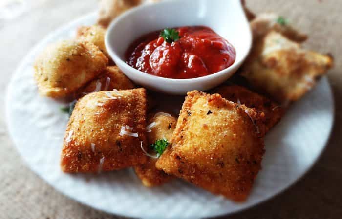 raviolis crujientes, uno de los aperitivos para fiestas más tentadores aperitivos para fiestas: raviolis crujientes