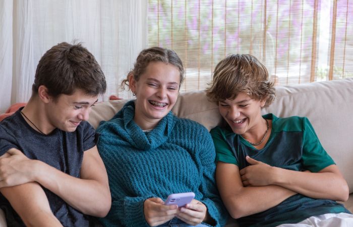 los adolescentes se divierten con snapchat Snapchat: uso en adolescentes
