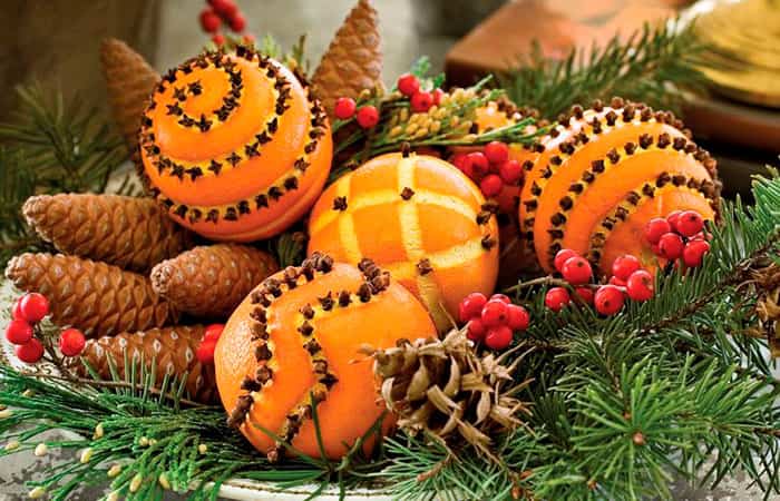 Decoración de la mesa de Navidad con naranjas Decoración de la mesa de Navidad con naranjas