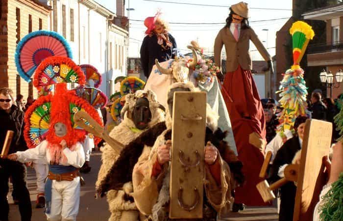 Antruejo carnavalero en Velilla de la Reina
