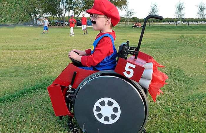 disfraces-para-ninos-sillas-de-ruedas-carroza-de-super-mario-kart Disfraces para niños en silla de ruedas, Super Mario Kart