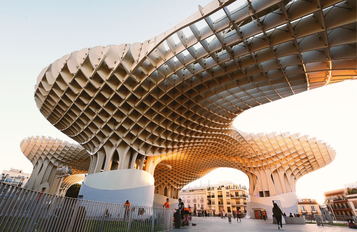 el impresionante monumento de las setas en la plaza de la En carnación de Sevilla 48 horas en Sevilla con niños: monumento de Las setas de la Encarnación,