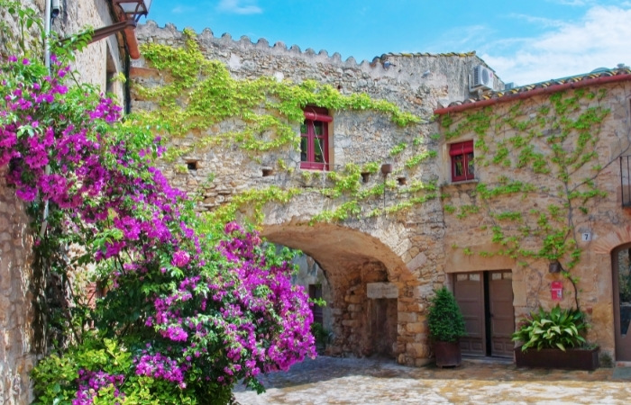 Pueblo medieval de Peratallada en Girona