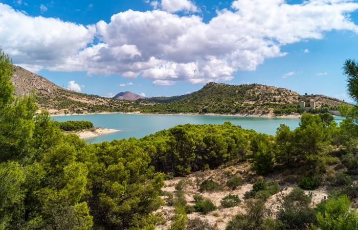 Ruta por el Embalse del Amadorio en Villajoyosa, Alicante