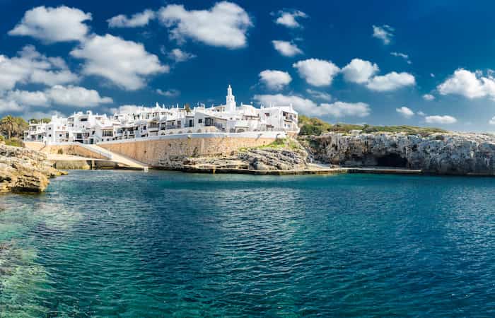 El pueblo pesquero de Binibeca en Menorca