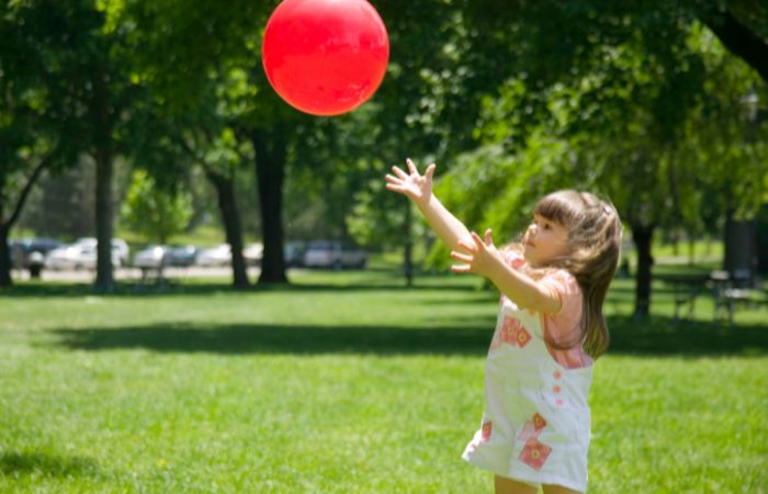 Juegos de pelota al aire libre: sigue la ronda Sigue la ronda