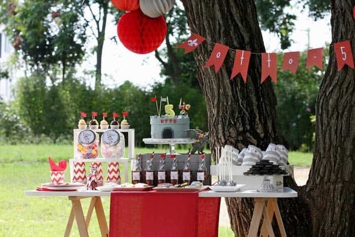 mesa cumpleaños medieval
