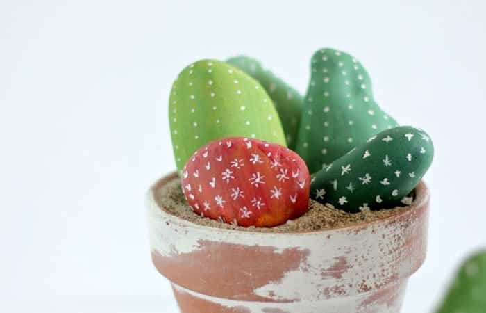 manualidades-cactus-piedras-pintadas manualidades con cactus piedras