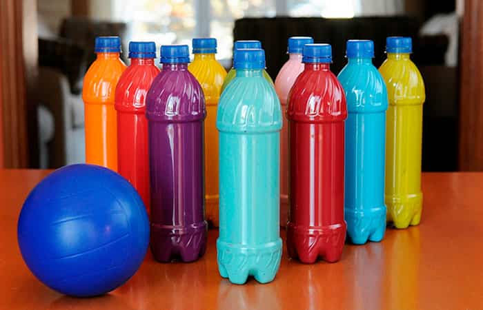 bolos-botellas-plástico motricidad gruesa: los bolos