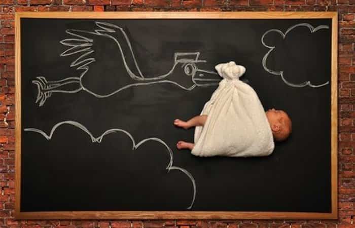 fotografías de bebés en pizarra