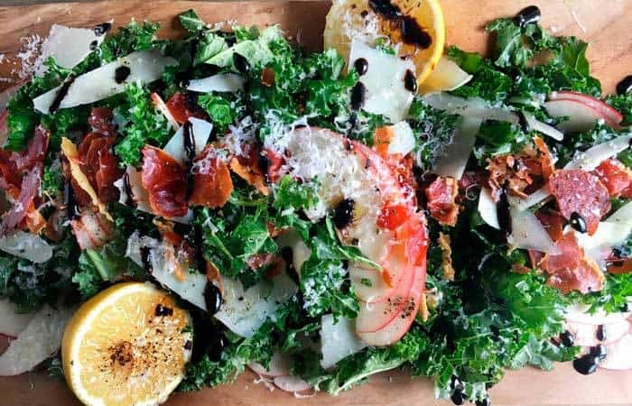 Ensalada de kale, manzana y Pecorino Receta de Ensalada de kale, manzana y Pecorino