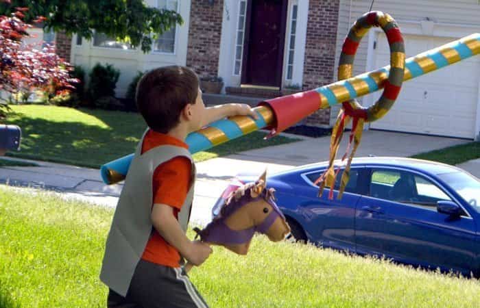 Juegos medievales: con lanza y caballo de juguete Juegos medievales: justa de caballeros