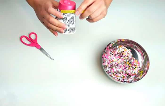 lanza-confeti-vaso-cartón Lanza confeti con vaso de cartón