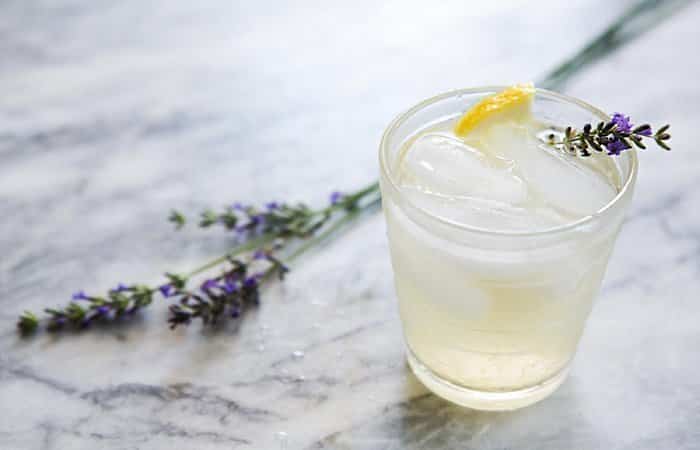 cómo hacer limonadas caseras de lavanda limonada casera de lavanda