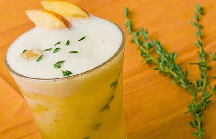 limonadas caseras con melocotón y romero limonada casera con melocotón