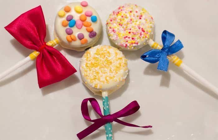 Recetas con galletas Oreo: Piruletas Recetas con galletas Oreo: Piruletas