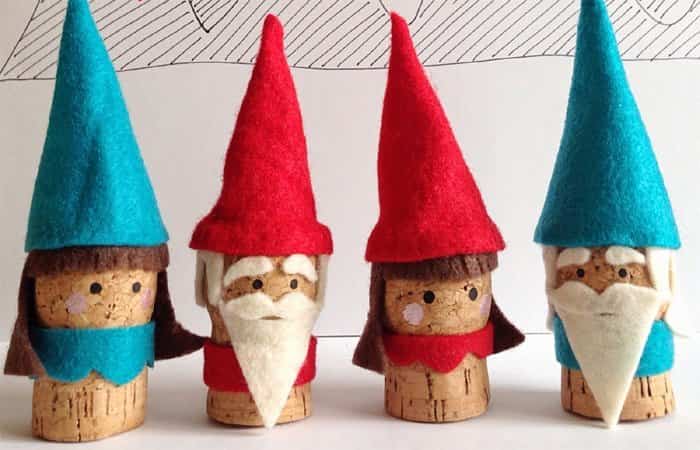 manualidades para el jardín gnomos con corcho manualidades fáciles para el jardín gnomos