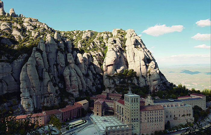El Monasterio de Montserrat es uno de los lugares más visitados de Cataluña Lugares de España para conocer una vez en la vida: Montserrat y su monasterio