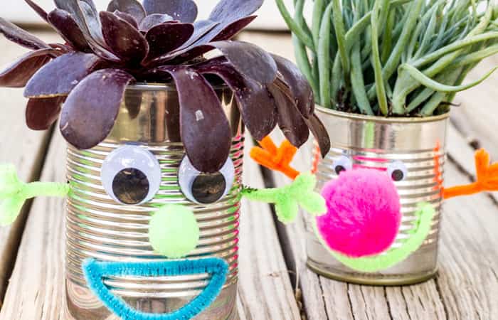 plantas-en-latas Manualidades fáciles para el jardín: plantas en latas