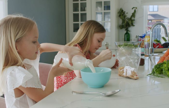 Desayunar a horas más normales Normalizar los horarios de las comidas
