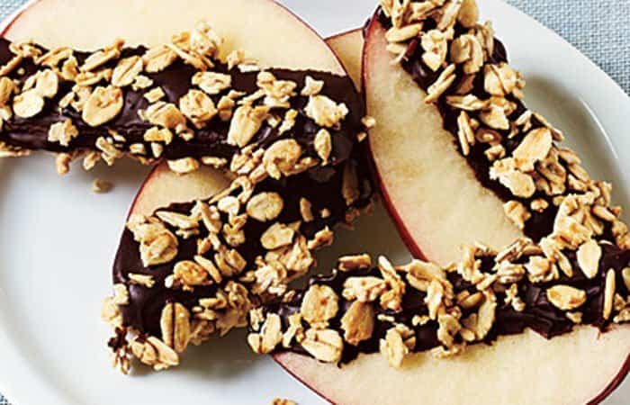 Manzana con chocolate granola Manzana con chocolate granola