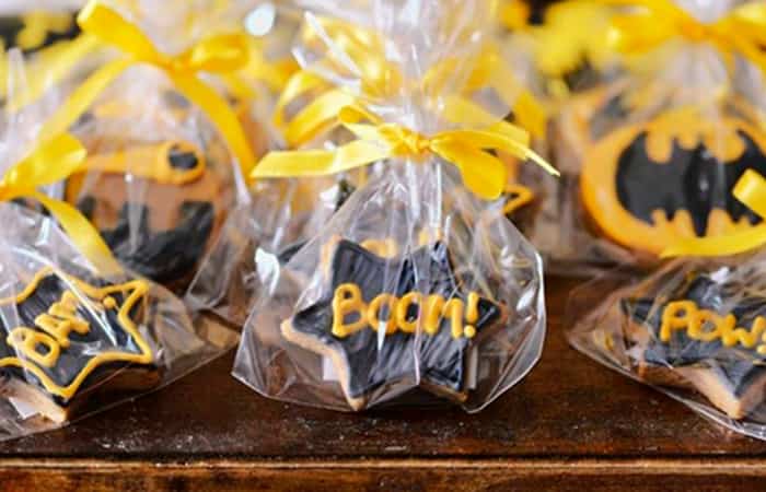 fiesta-de-batman-dulces-con-bocadillos-de-golpes Fiesta de Batman dulces con bocadillos de de golpes