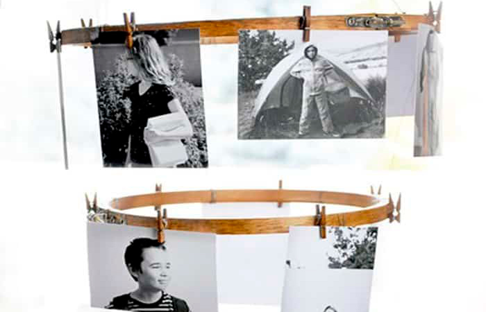 Utilizar un bastidor para colgar fotos Manualidades con fotos: colgadas en bastidor