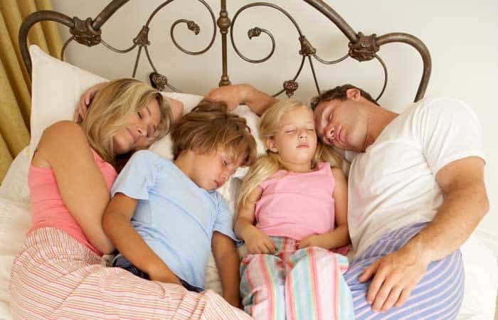 Colecho Familia practicando el colecho