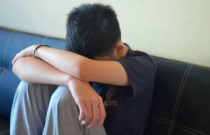 Niño preocupado Lo que piensan nuestros hijos sobre nuestro divorcio