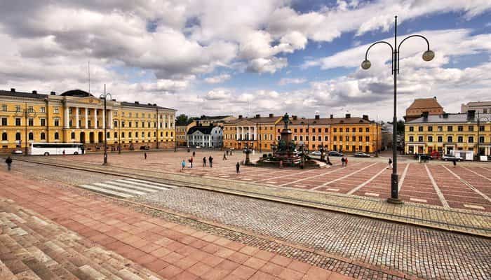 Helsinki con niños plaza del senado Helsinki con niños plaza del senado