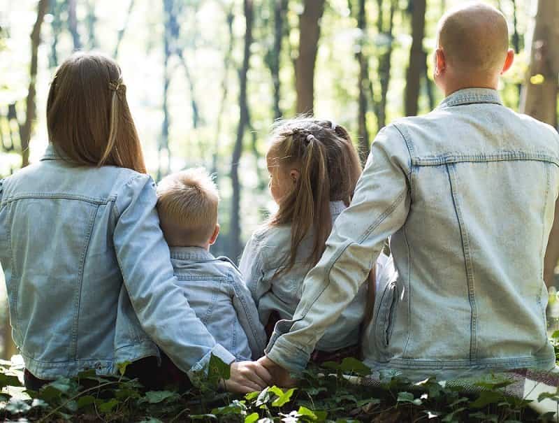 Padres persuasivos con sus hijos
