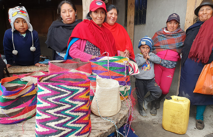 artesanía solidaria de shamuk shamuk, regala solidaridad