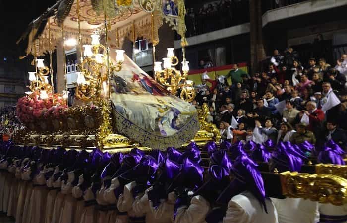 Procesión de Semana Santa para ver con niños Semana Santa de España | Orígenes del Patrimonio Europeo
