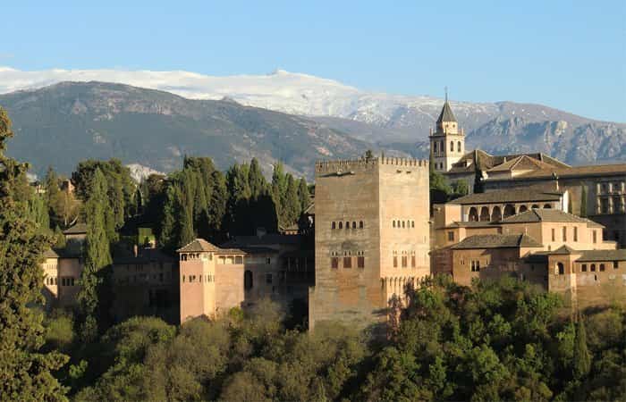 Patrimonio Cultural en España: La Alhambra de Granada: patrimonio de España Patrimonio Cultural de España para visitar en familia