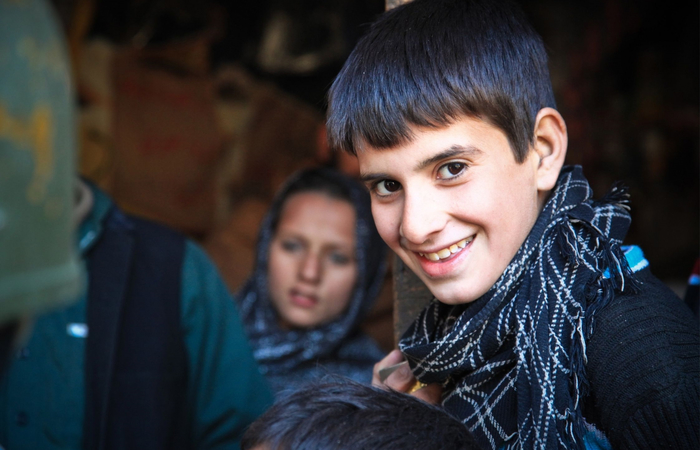 niño sonriendo niño sonriendo