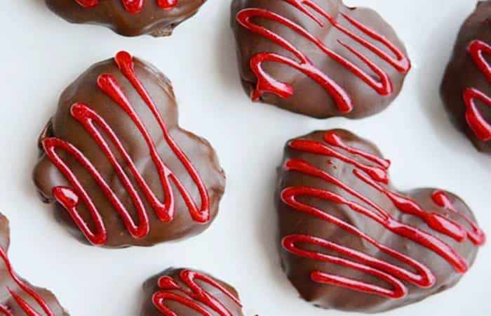 Recetas fáciles para San Valentín corazones con fresas y mermelada Recetas fáciles para San Valentín con fresas