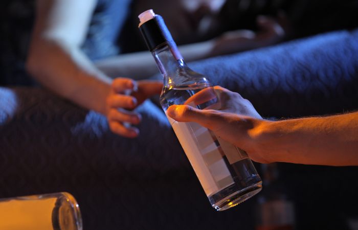 Atracones de alcoholes fuertes Consumo intensivo de alcohol en adolescentes