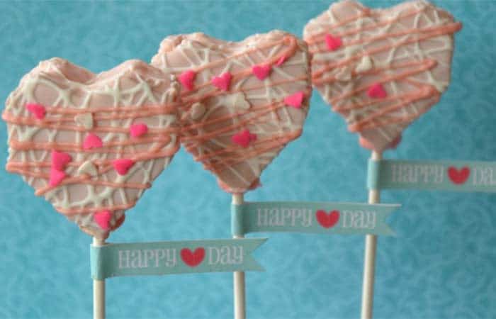 Piruletas de chocolate para San Valentín Piruletas de chocolate para San Valentín, con corazones