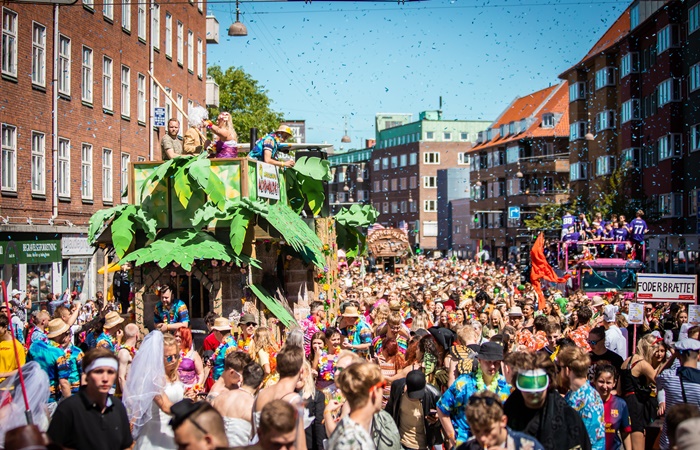 El Carnaval de Aalborg es el más grande de Dinamarca Desfile en el Carnaval de Aalborg, Dinamarca