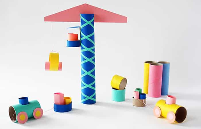 Una obra con grúa y todo para jugar Hacer juguetes en casa: ciudad en construcción