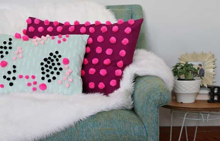 decorar con pompones cojine decorar con pompones cojine