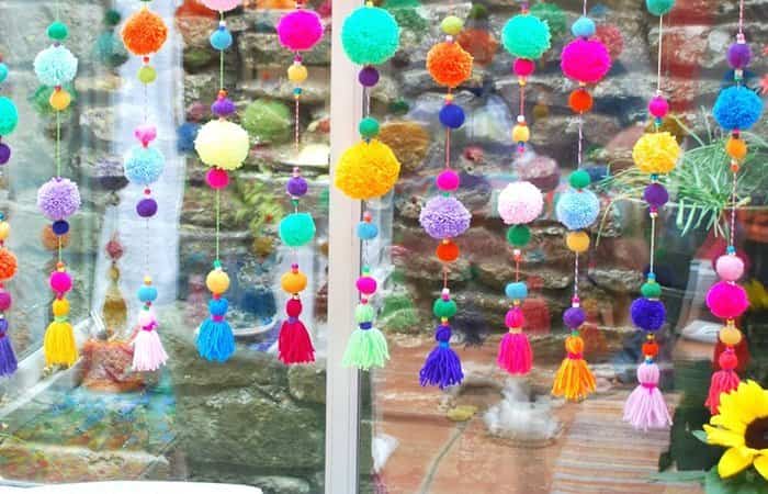 decorar con pompones cortina decorar con pompones cortina