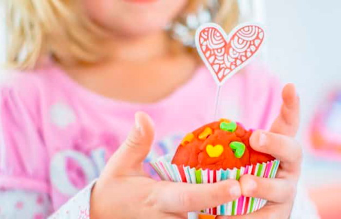 Cocina imaginaria: jugar con plastilina Juegos para niños de 3 años: cocina imaginaria con plastilina