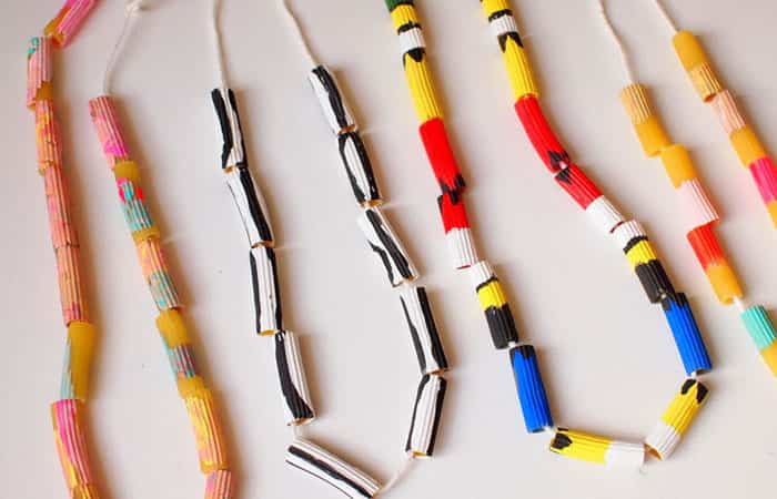 Manualidades: Collares de macarrones pintados