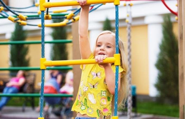 Beneficios jugar en el parque