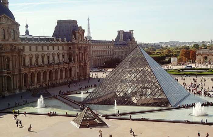 Piramide-MuseodelLouvre Pirámide del Museo del Louvre de Paris